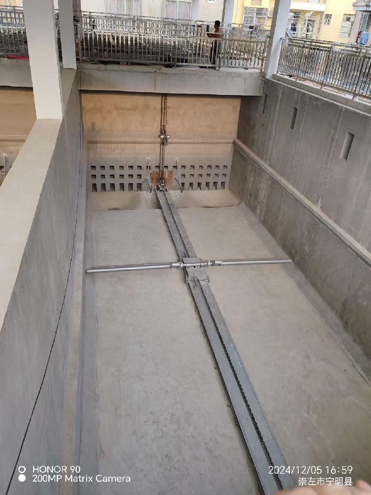 单轨式链条刮泥机