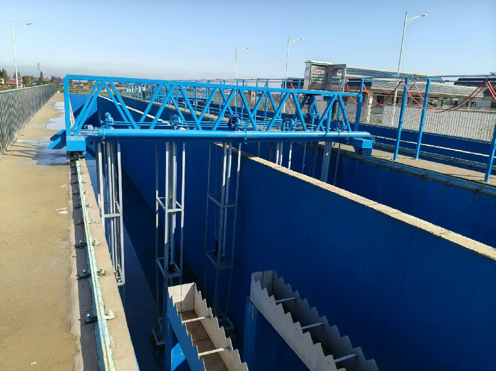 行车式泵吸吸泥机