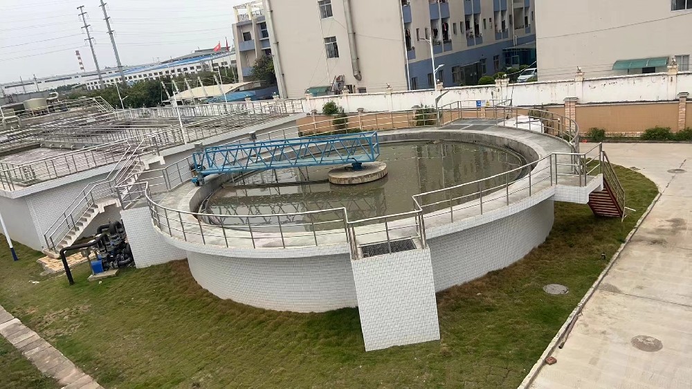 周边传动刮吸泥机