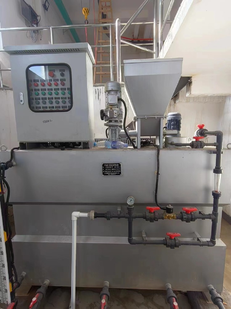 一体化加药装置